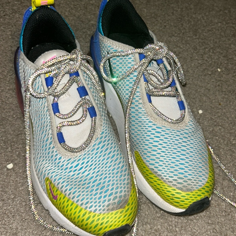 Nike 270 girls tennis